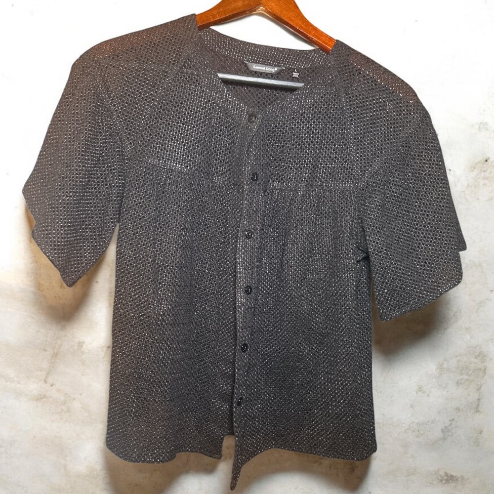 Samuel Dong black short-sleeve button-up top